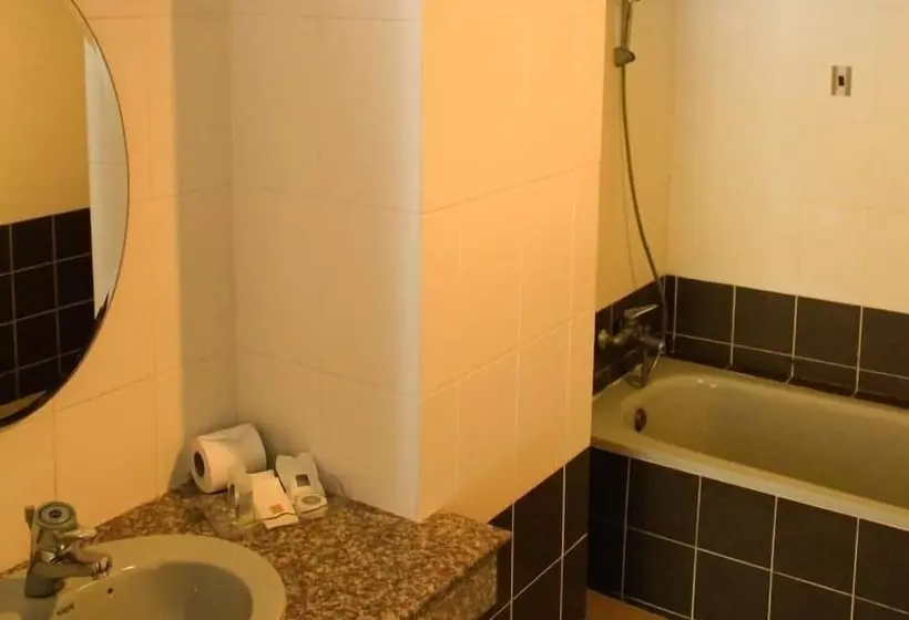 호텔 Number 1 Guesthouse & Restaurant