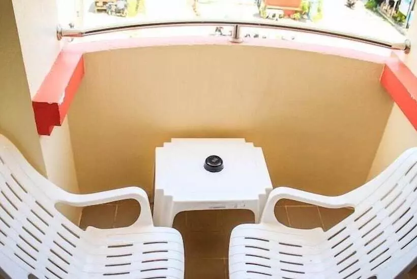 호텔 Number 1 Guesthouse & Restaurant