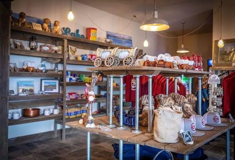 فندق ريفى Conestoga Ranch