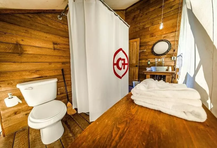 فندق ريفى Conestoga Ranch