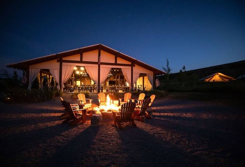 فندق ريفى Conestoga Ranch