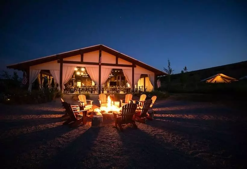 فندق ريفى Conestoga Ranch