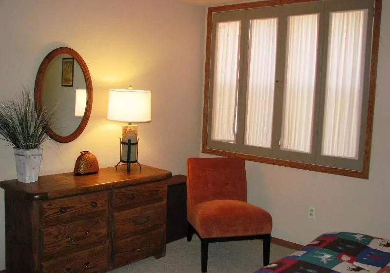 Отель Snowblaze Resort & Athletic Club