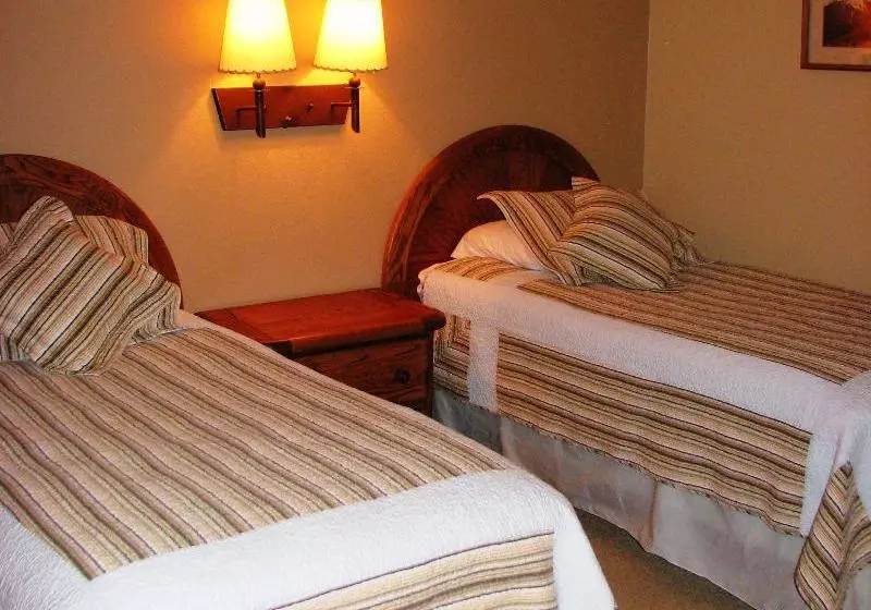 Отель Snowblaze Resort & Athletic Club