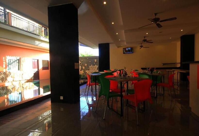 호텔 The Agung Residence