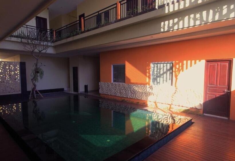 호텔 The Agung Residence