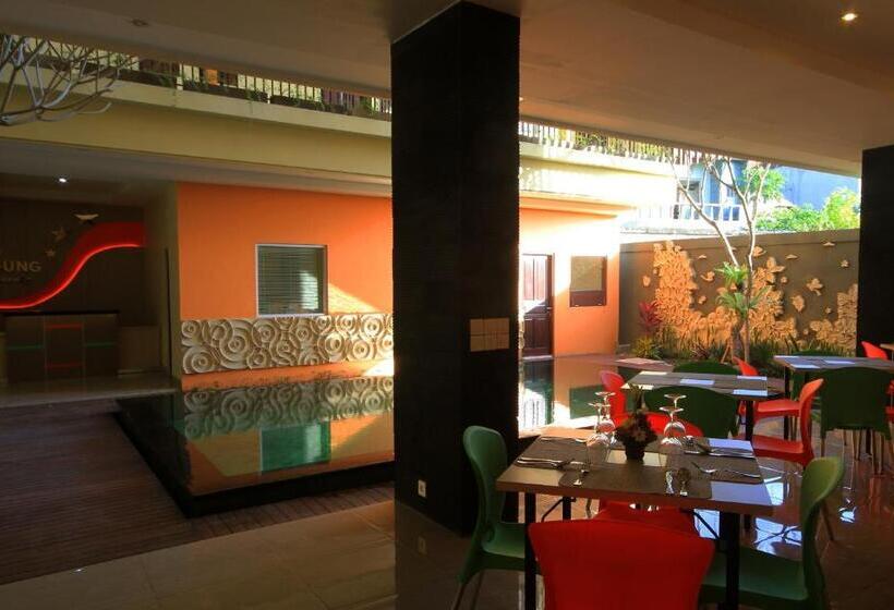 호텔 The Agung Residence