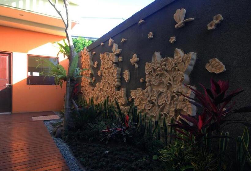 호텔 The Agung Residence