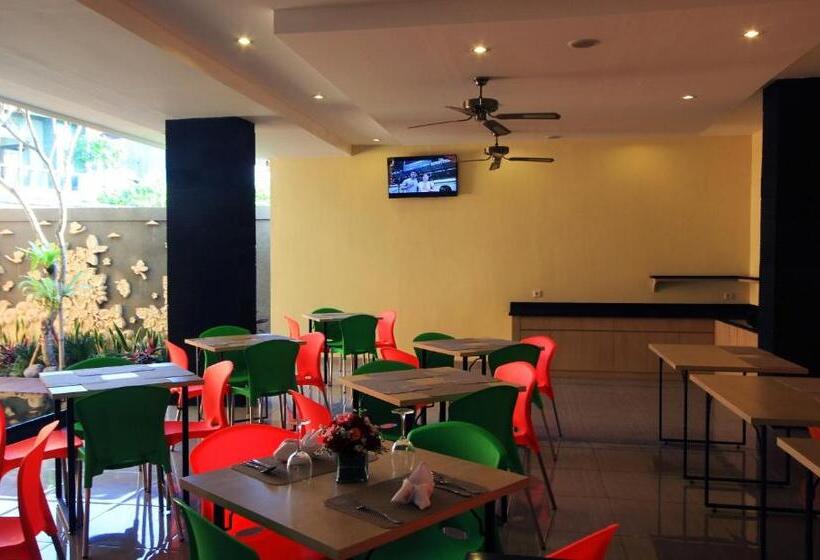 호텔 The Agung Residence