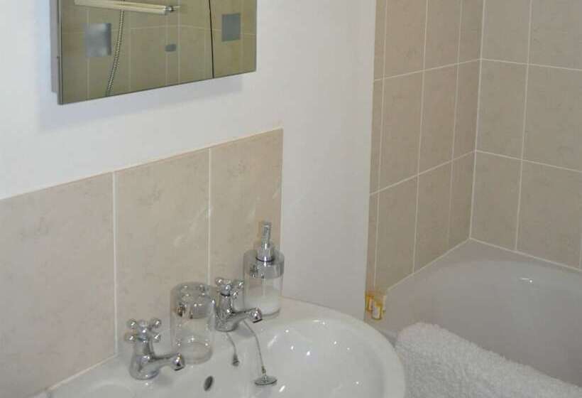 فندق The Exeter Inn