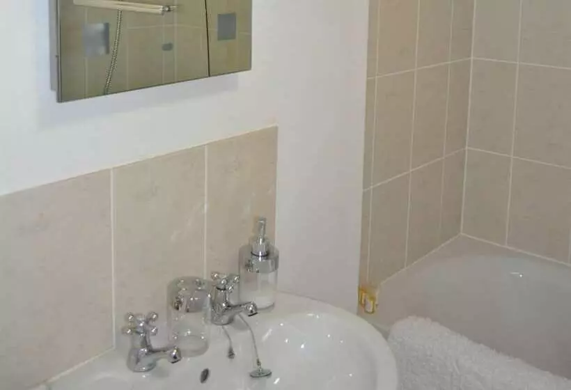 호텔 The Exeter Inn