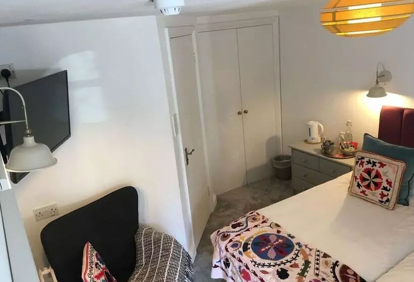 Hotel The Mousetrap Inn