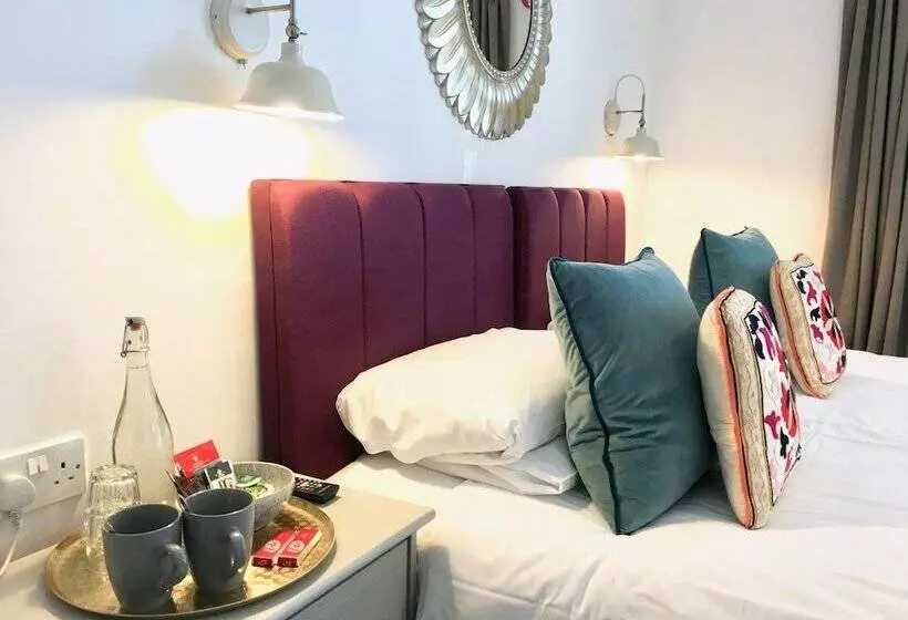 Hotel The Mousetrap Inn