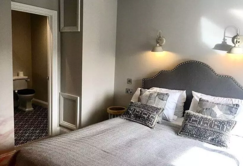 Hotel The Mousetrap Inn