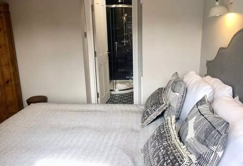 Hotel The Mousetrap Inn