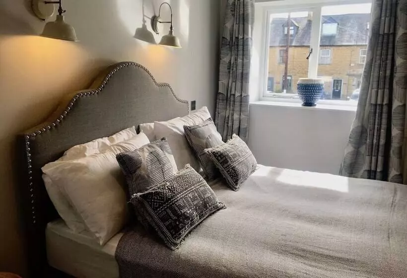 Hotel The Mousetrap Inn