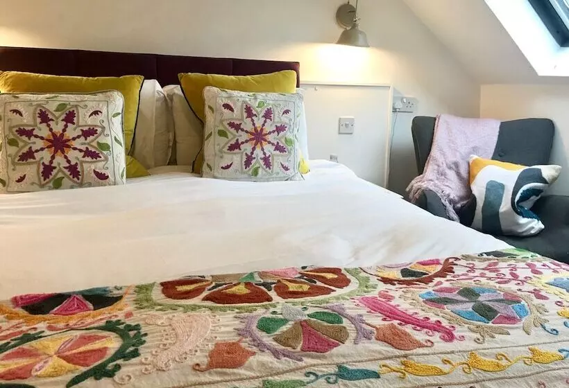 Hotel The Mousetrap Inn