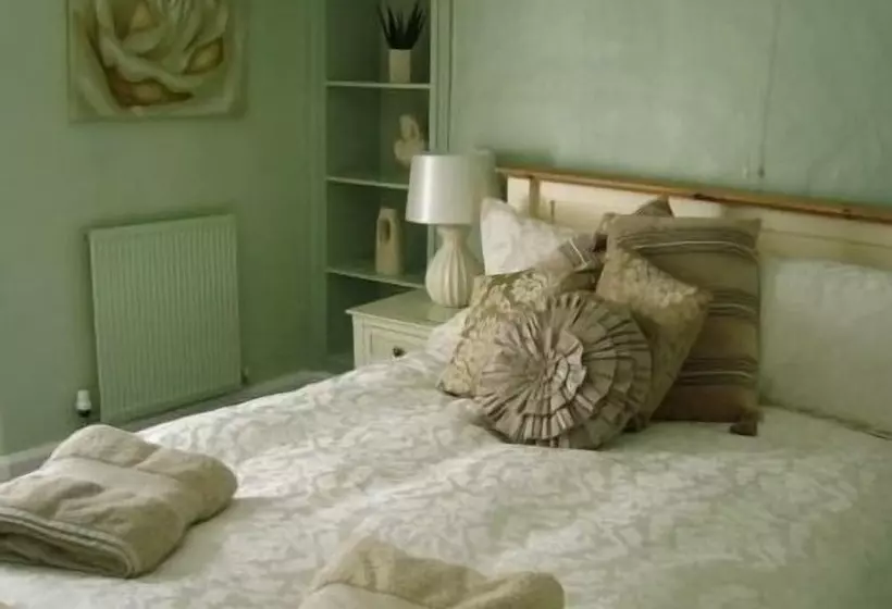 Отель The Pack Horse Inn