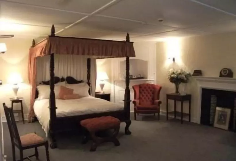 Отель The Pack Horse Inn