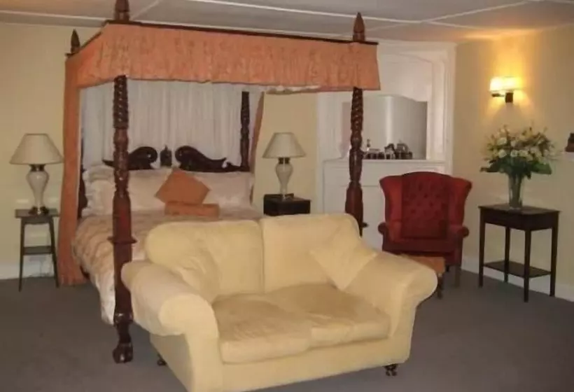 Отель The Pack Horse Inn