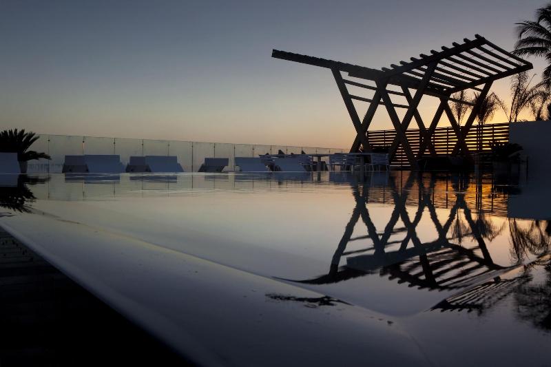 هتل Ultravioleta Boutique Residences