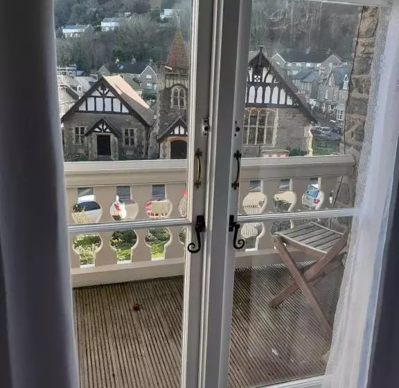 ペンション Gable Lodge Guest House