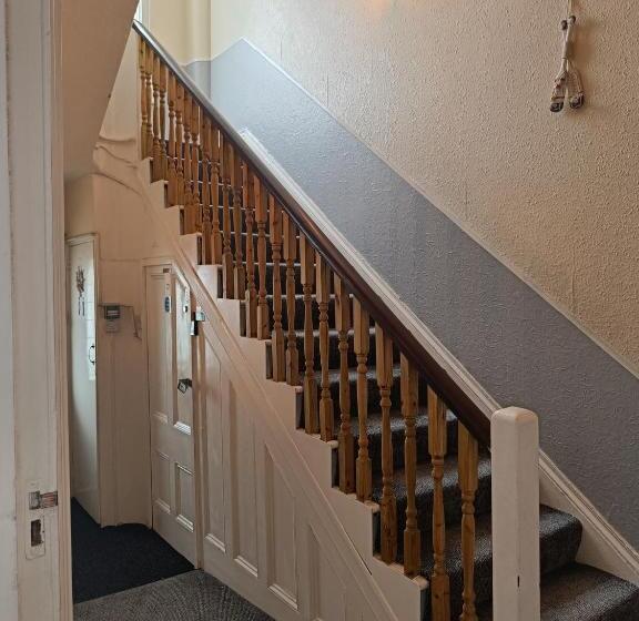 بنسيون The Kenton