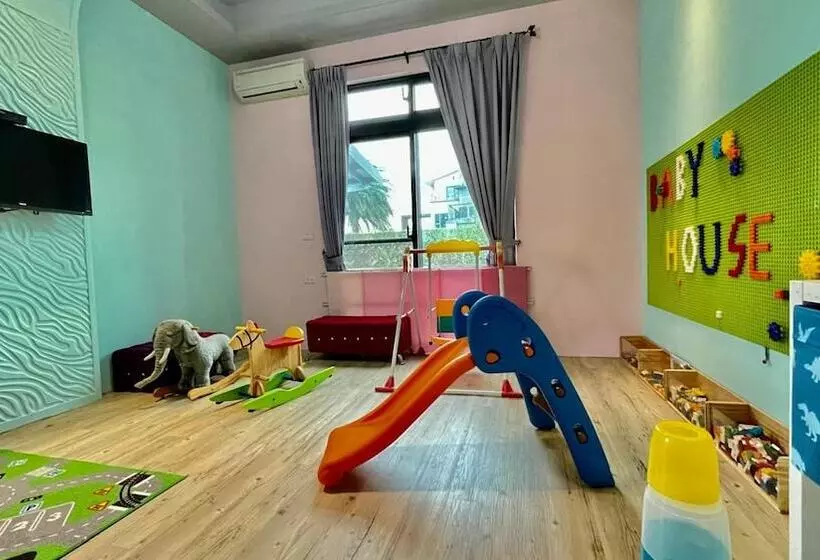 هتل Babyhouse