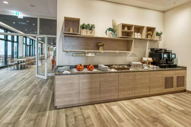 Intercityhotel Berlin Airport Ber Terminal 1 & 2