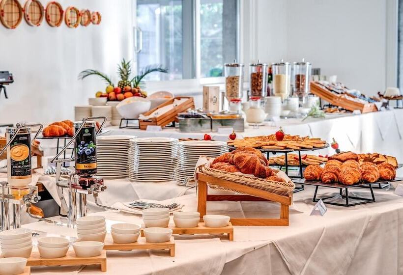 Отель Cala Sinzias Resort