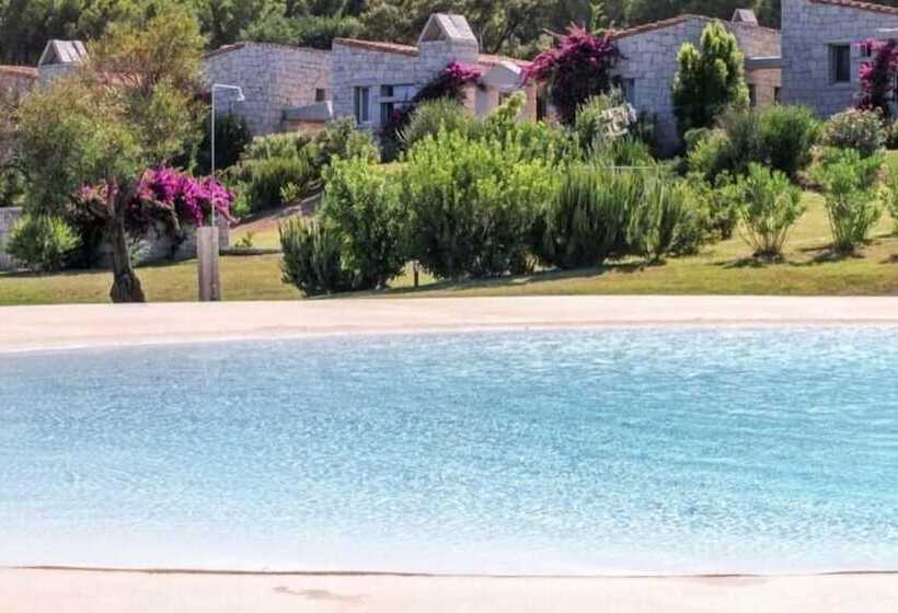 Отель Cala Sinzias Resort