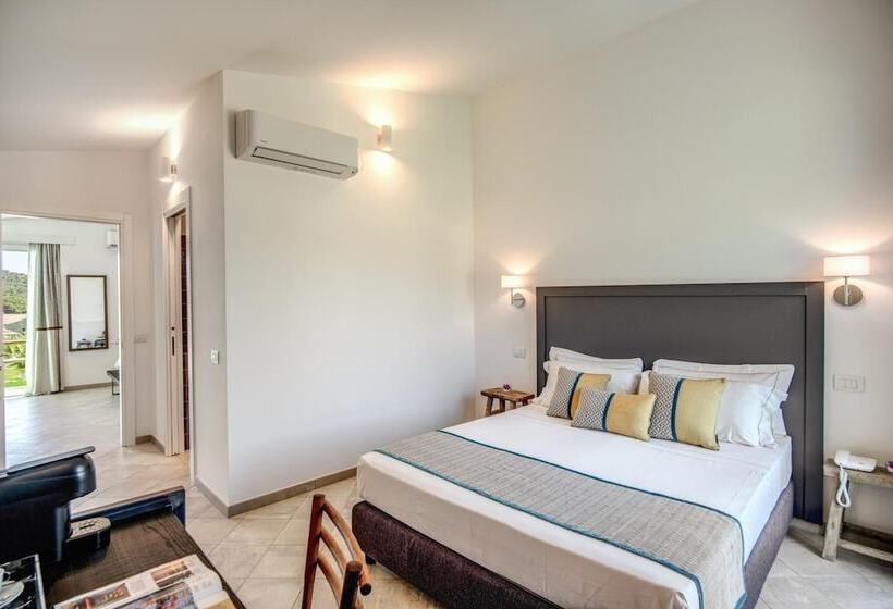 Отель Cala Sinzias Resort