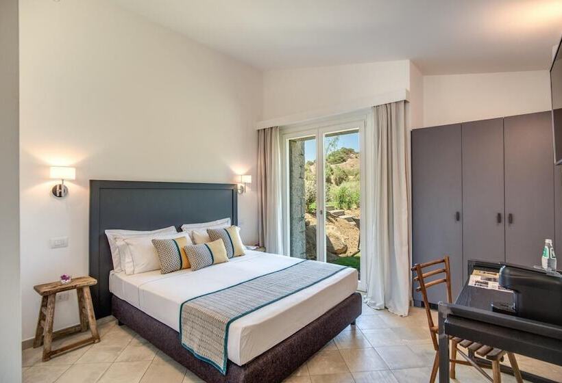 Отель Cala Sinzias Resort