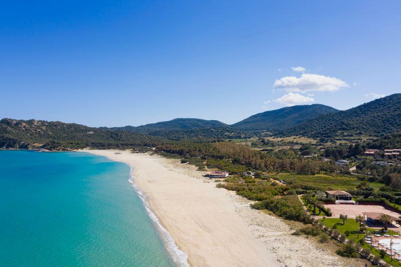 Отель Cala Sinzias Resort