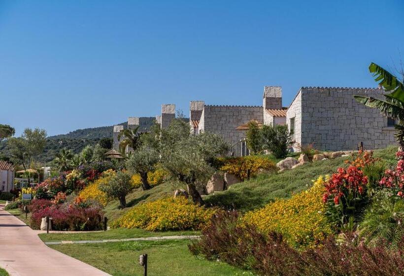 Отель Cala Sinzias Resort