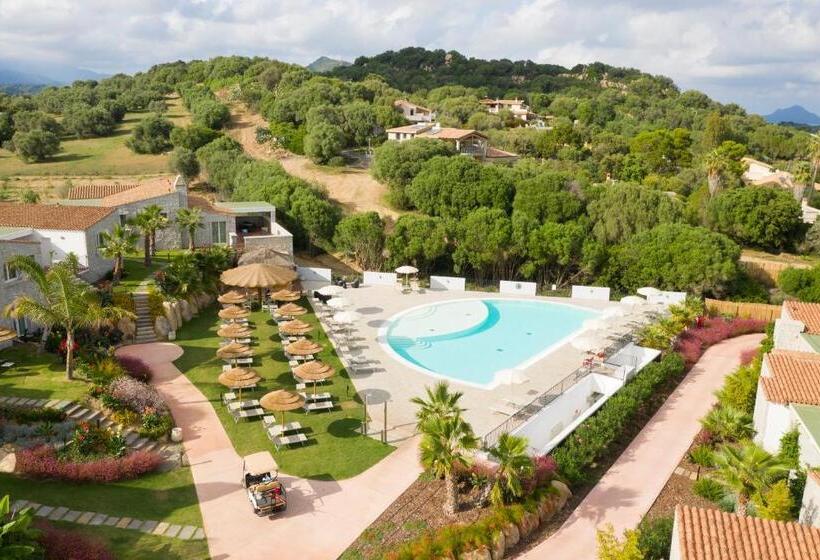 Отель Cala Sinzias Resort