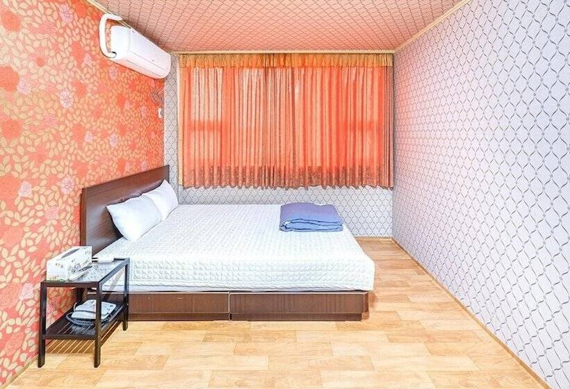 פנסיון Jeju Baekrokdam