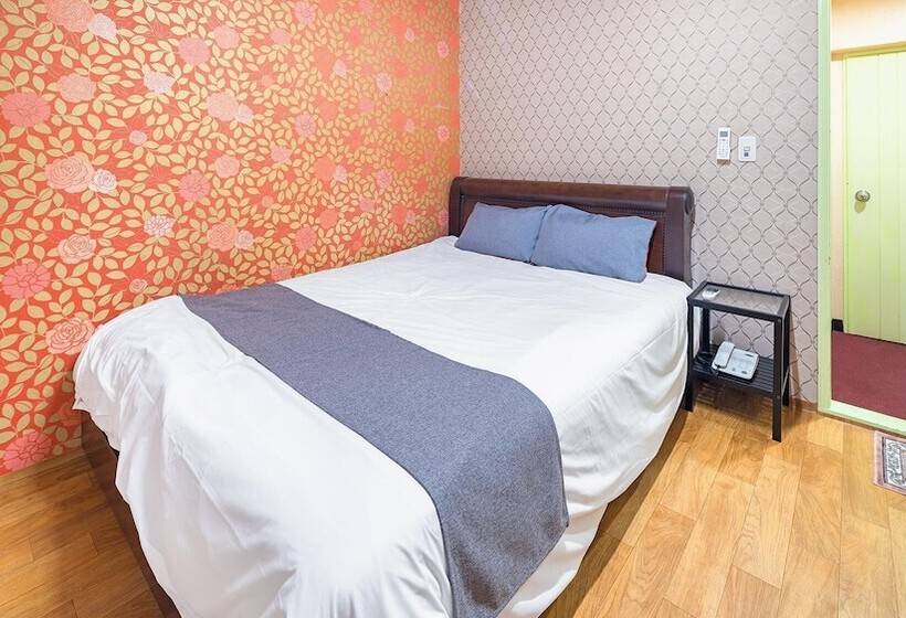 פנסיון Jeju Baekrokdam