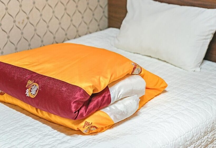 פנסיון Jeju Baekrokdam