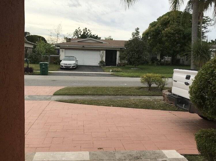 بنسيون Cozy Guest House Florida Tamarac