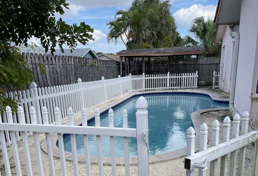 بنسيون Cozy Guest House Florida Tamarac