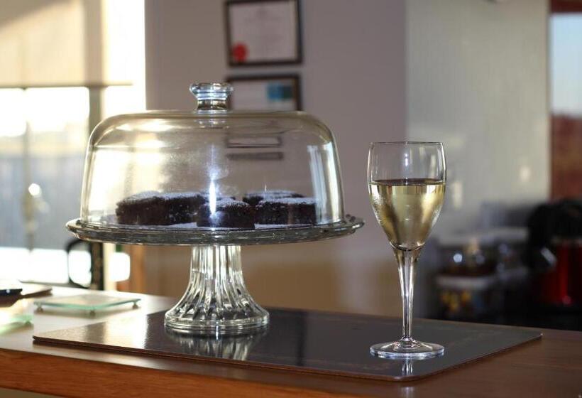 مبيت وإفطار Richmond Farm Lodge