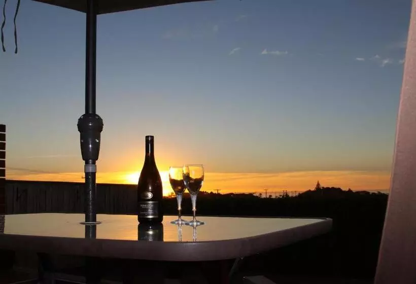 تختخواب و صبحانه Richmond Farm Lodge