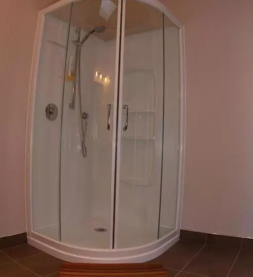 تختخواب و صبحانه Richmond Farm Lodge