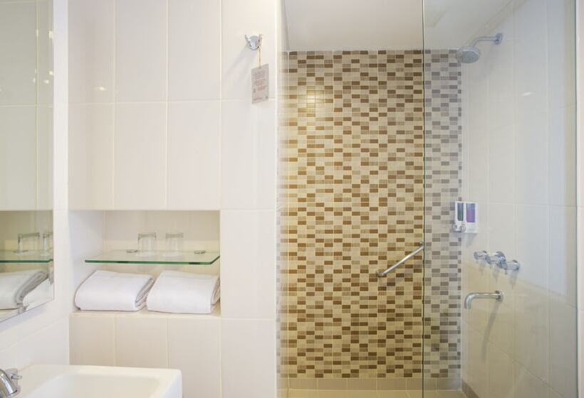 فندق Amaris Hertasning Makassar