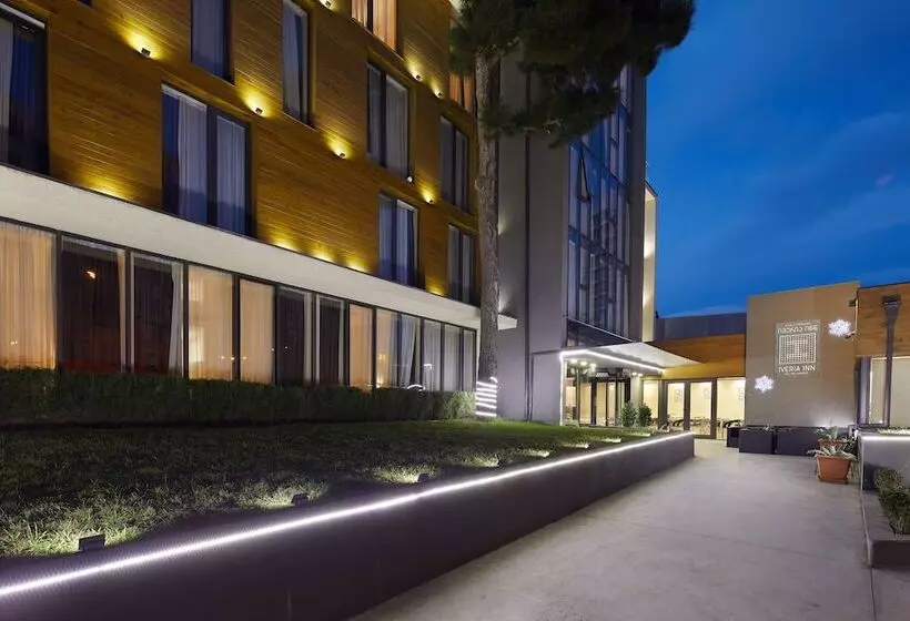 هتل Iveria Inn
