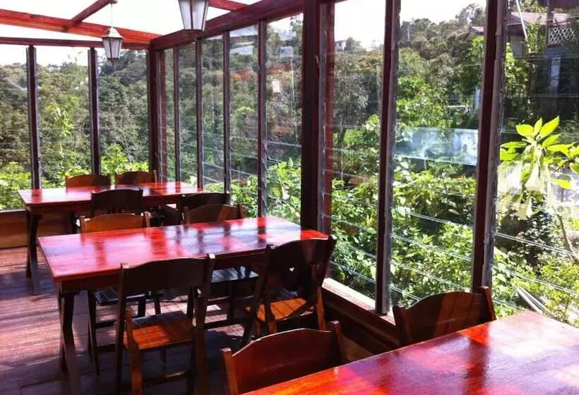 هتل Mile 36 Lodge