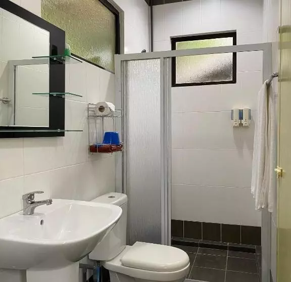 هتل Mile 36 Lodge