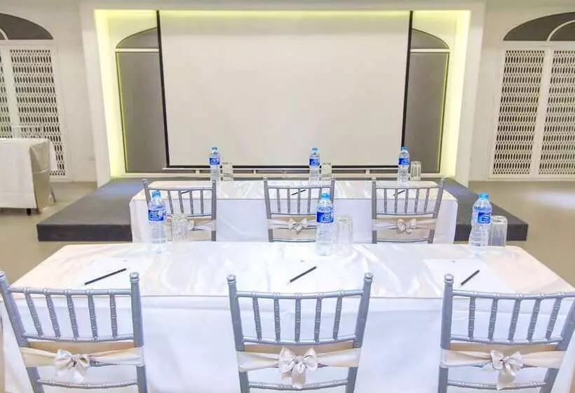 Sugar Marina Hotel Aviator Phuket Airport Sha Extra Plus