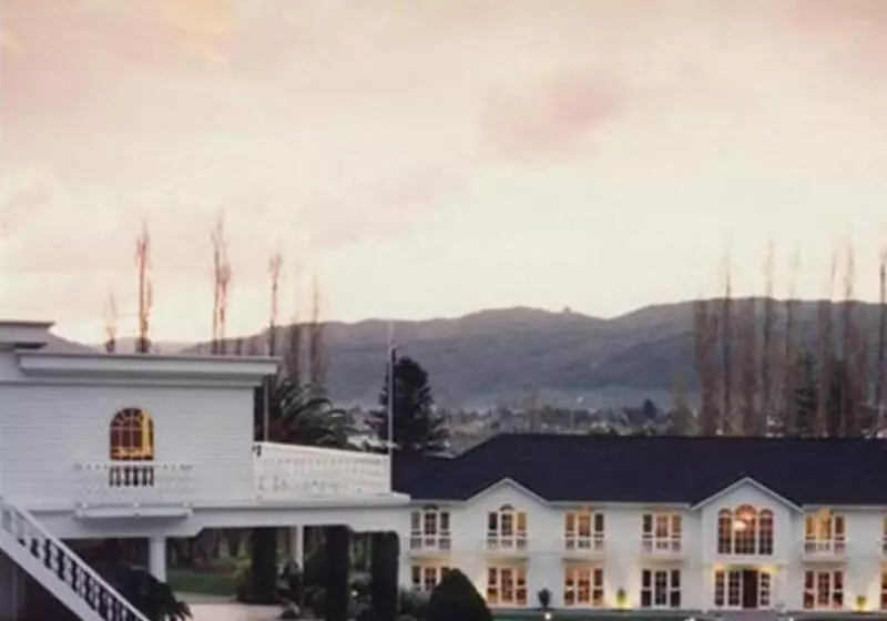 Отель Wallaceville Motor Lodge